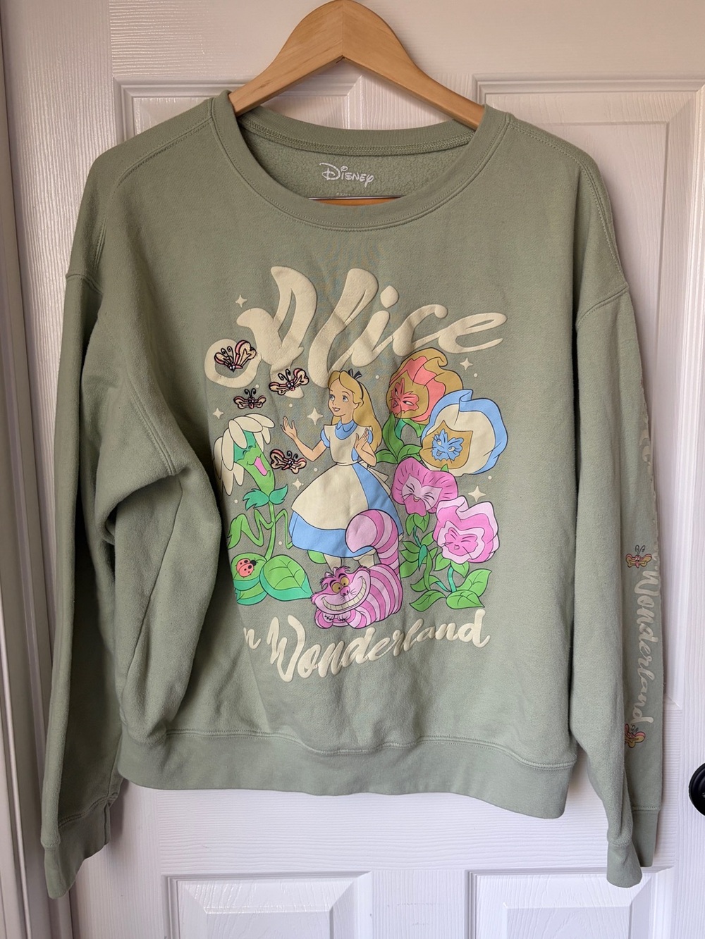 Disney Size XL Alice in Wonderland sweatshirt